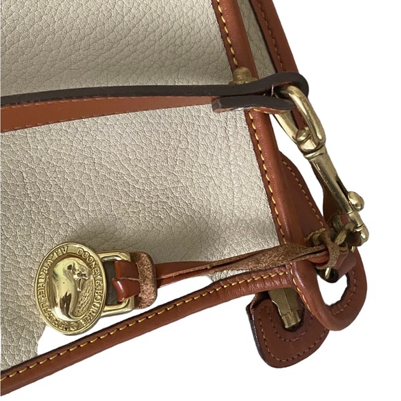 Dooney & Bourke Vintage beige and brown pebbled leather cross body bag preowned - Picture 4 of 8